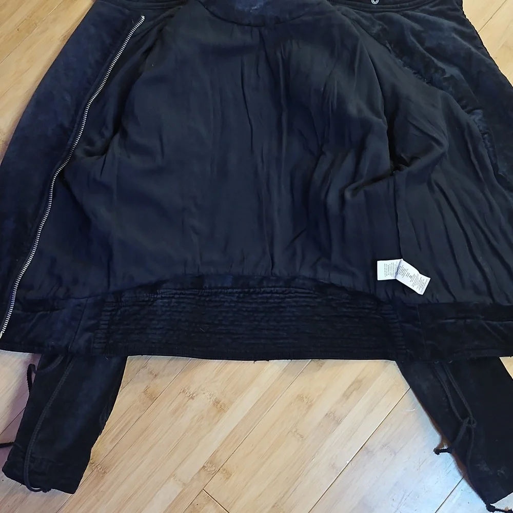 Free Peopke Black Velvet Jacket - Picture 13 of 14